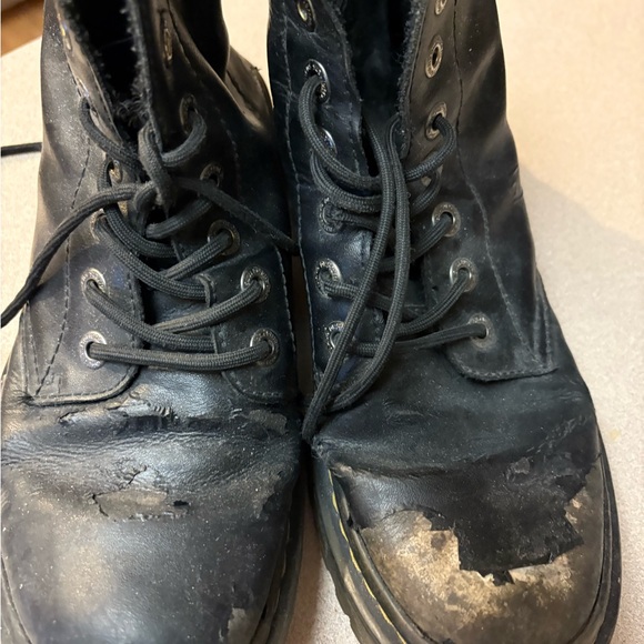 Size 8 doc Martens - Picture 11 of 11